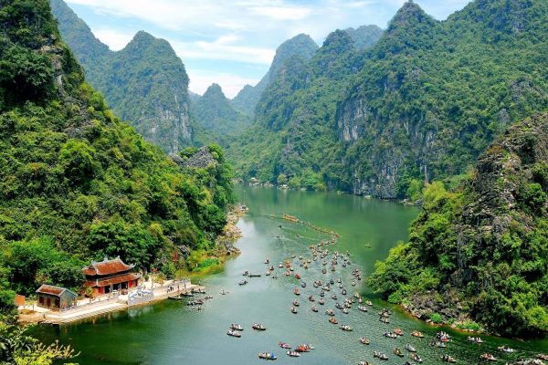 TOP 8 địa điểm đáng du lịch nhất Ninh Bình 